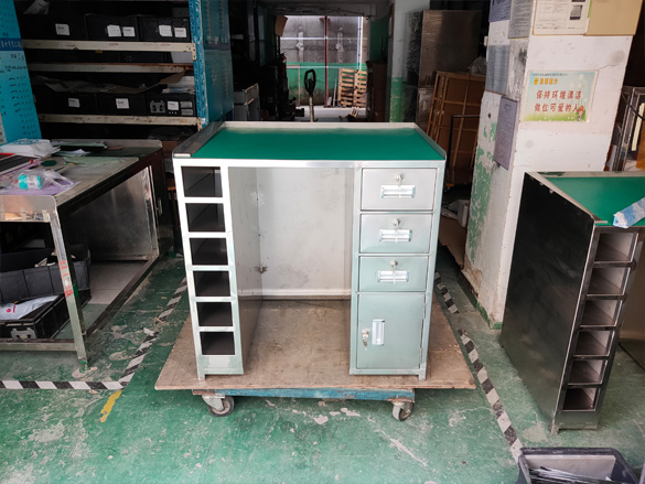 防靜電工作臺(tái).jpg