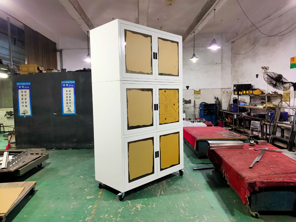 Smt鋼網柜加工定制車間.jpg